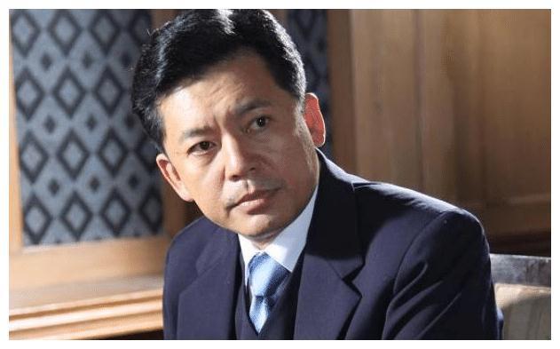 国家一级演员何政军结婚几十年无绯闻妻子是她难怪这么幸福