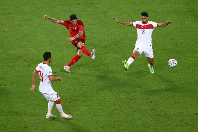 第4位于欧洲杯达成助攻帽子戏法的球员攻守兼备的瑞士助攻王