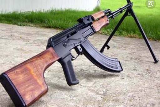 45mm的rpk-74.武器參數口徑:7.62x39 mm全槍長:1040 mm空槍重:4.8 k