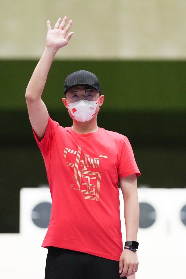 山东选手李越宏惊险晋级男子25米手枪速射决赛,逆袭摘铜