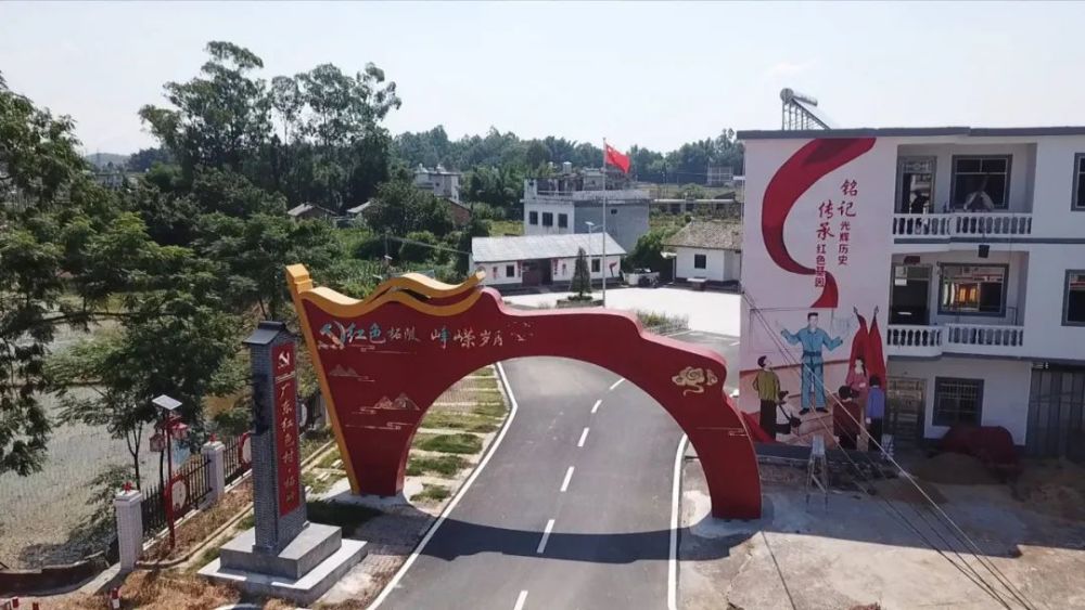 连平县忠信镇柘陂村党总支书记 吴志浪:"以前白事的话村民打鞭炮,搞得