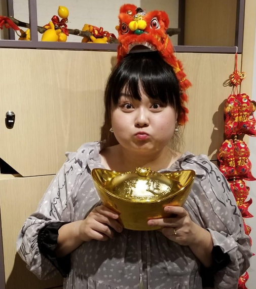 参观细细粒陈嘉佳的豪宅,如今定居在杭州,改造厨房当美食主播