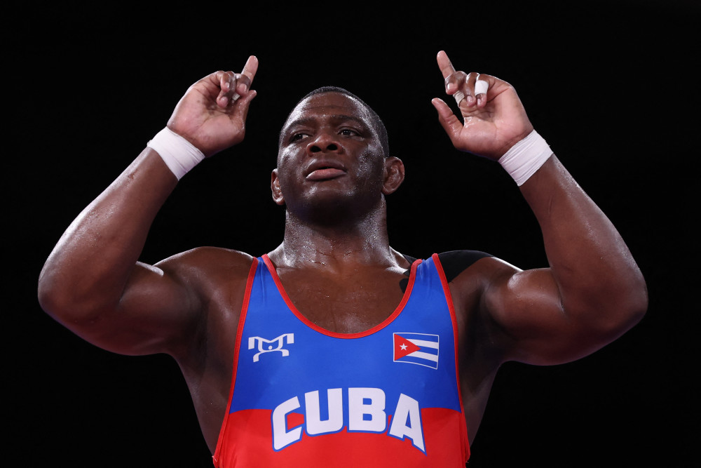 奥运金牌摔跤男子古典式130公斤级决赛古巴选手洛佩兹努涅斯夺冠