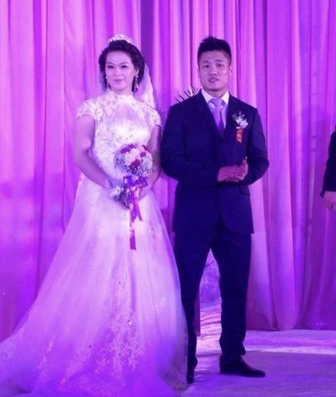 这些年来,他忙于训练,到世界各地比赛,郭喜艳就专心照顾家庭,让他没有