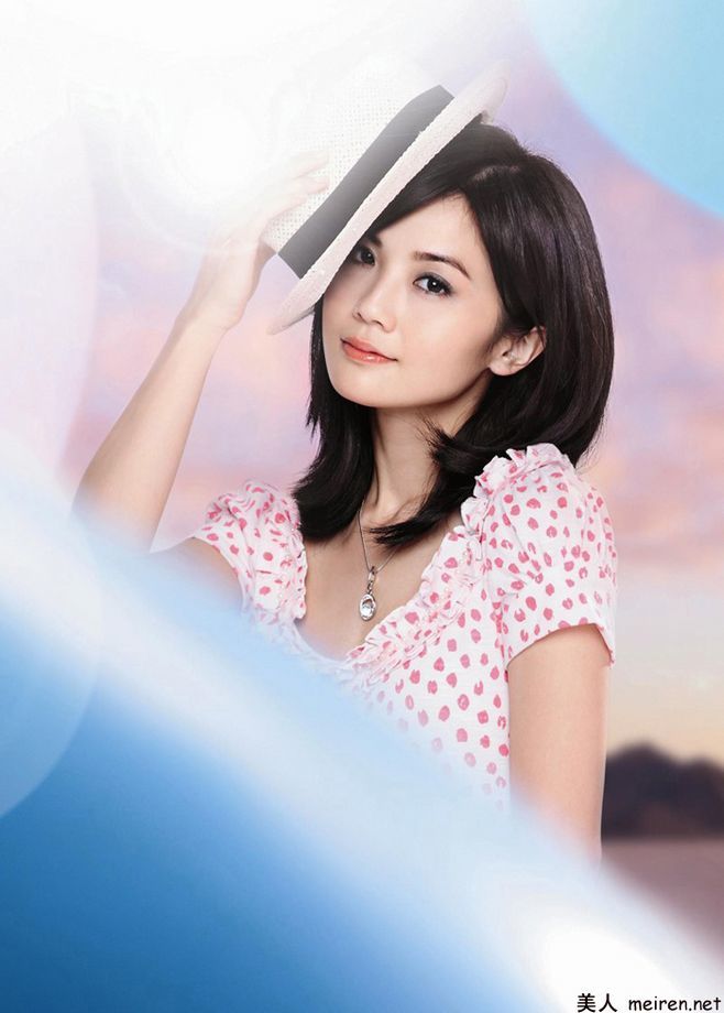 于馆内设立蜡像,当年23岁的她是最年轻获邀于馆内设立蜡像的香港艺人