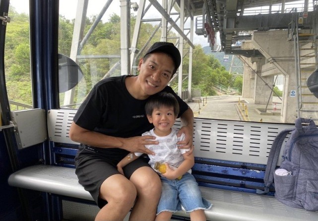 tvb小生黎诺懿为赎罪做儿子的人肉过山车网友接近神的男人