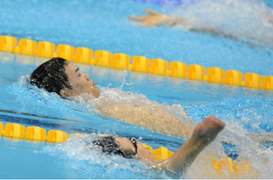 无臂飞鱼郑涛咬毛巾出发用头撞壁结束两度奥运会纪录