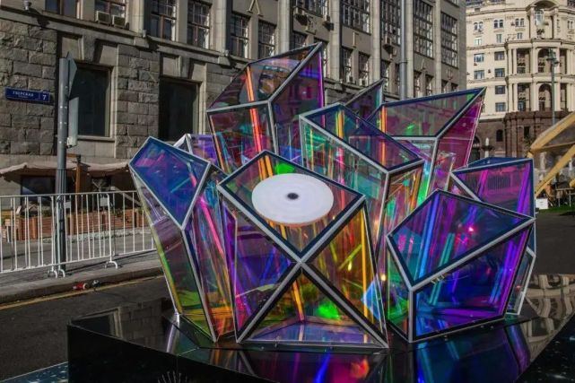 互动灯光装置艺术作品infinitycrystal