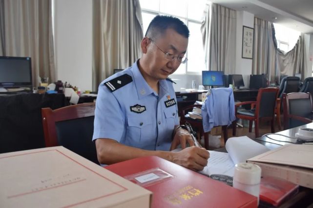 我们身边的榜样|"十星党员"杨斌:用敬业奉献诠释警察本色