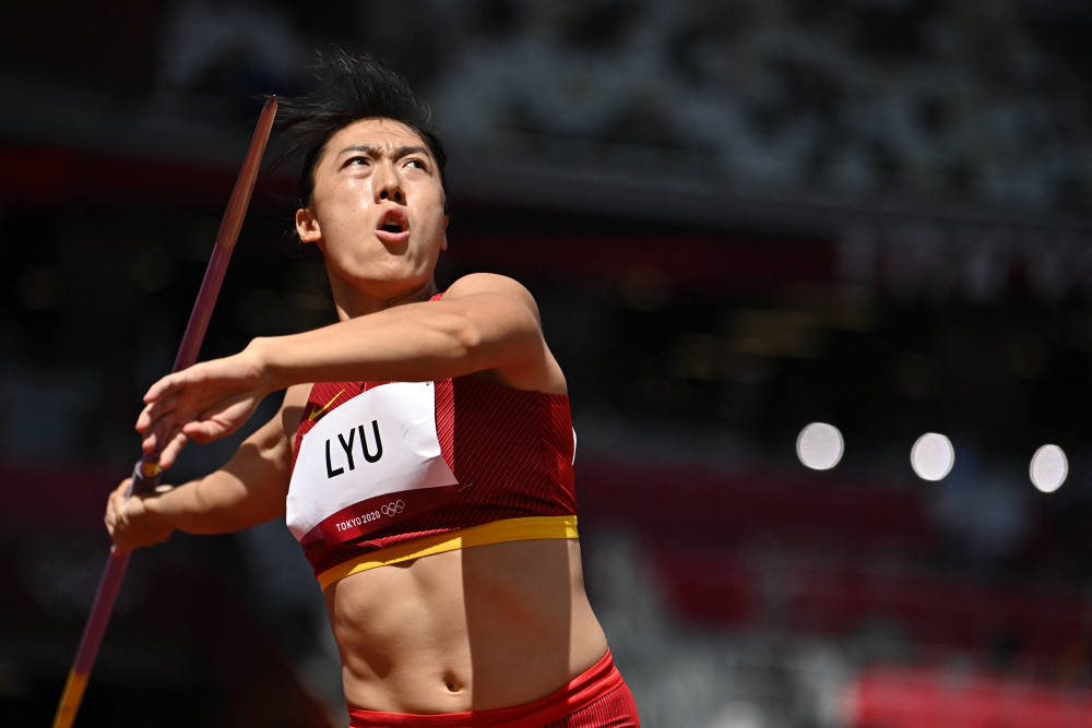 奥运女子标枪资格赛-吕会会和刘诗颖携手晋级决赛