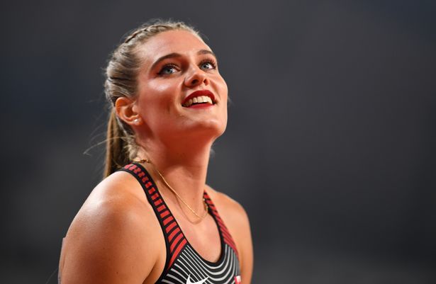 加拿大撑杆跳运动员阿莉莎在备战奥运会同时正式入驻成人网站