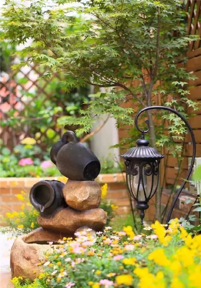 才能适合庭园特定的环境,形成剪裁得体,配置得宜,相得益彰的庭院景致