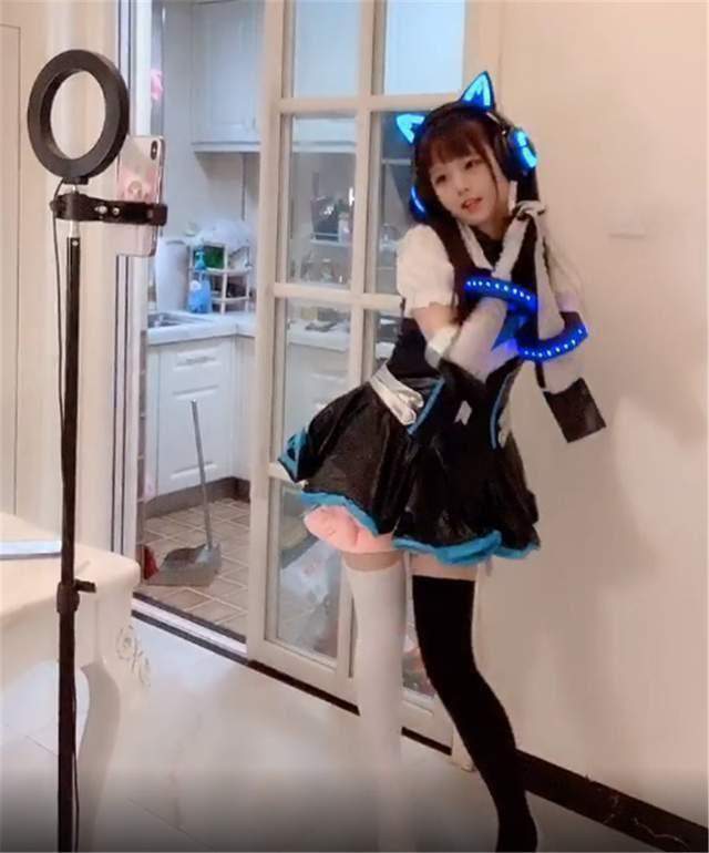 火线妹学会夹子音成功让老板和陪玩反目成仇观众都心动了