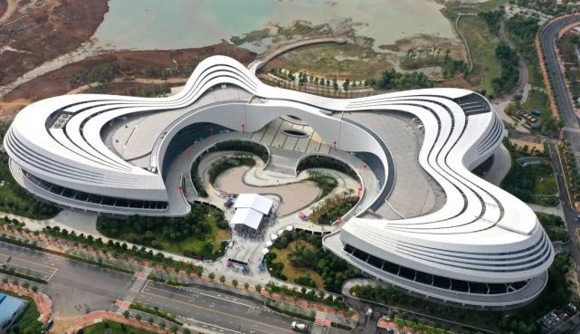 5万平方米模式新五大特点速度快,主题新,功能全柳州科技馆具有规模大