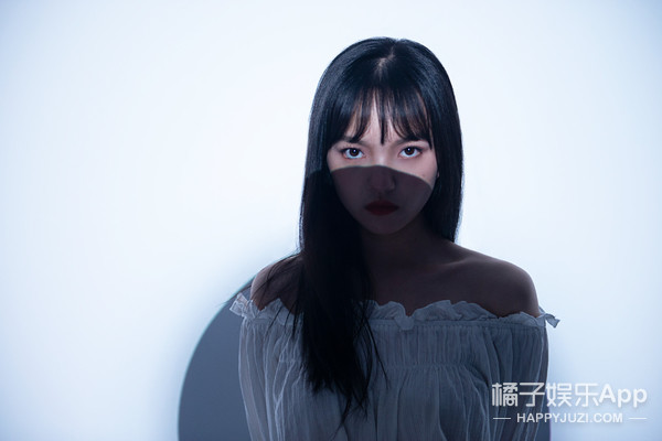 真人撞脸二次元，内娱又多一个魔女“富江”