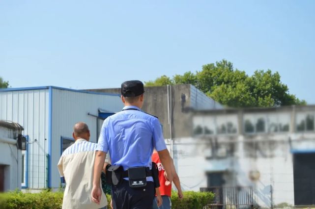 入伏以来热,热,热而在监管一线监狱民警们最直观的感觉不是热,是真热!