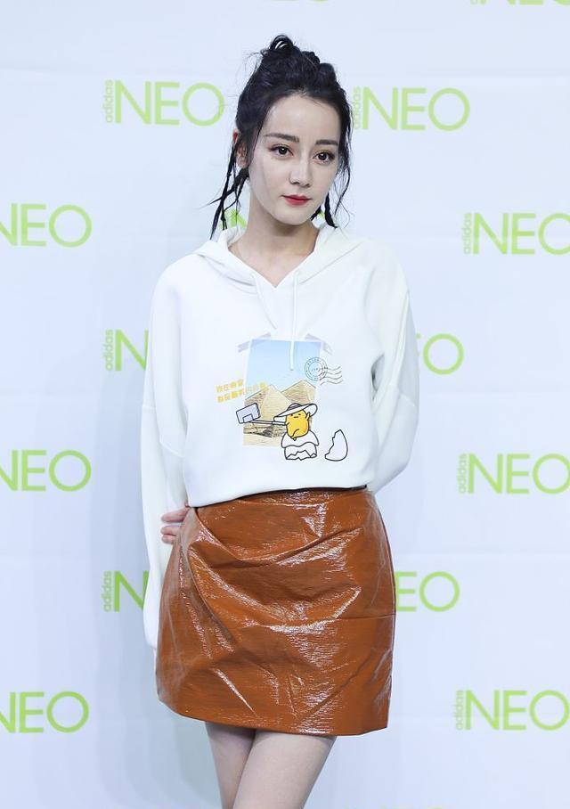 艺人热度排行_艺人热度排名,迪丽热巴第二,第一名实至名归