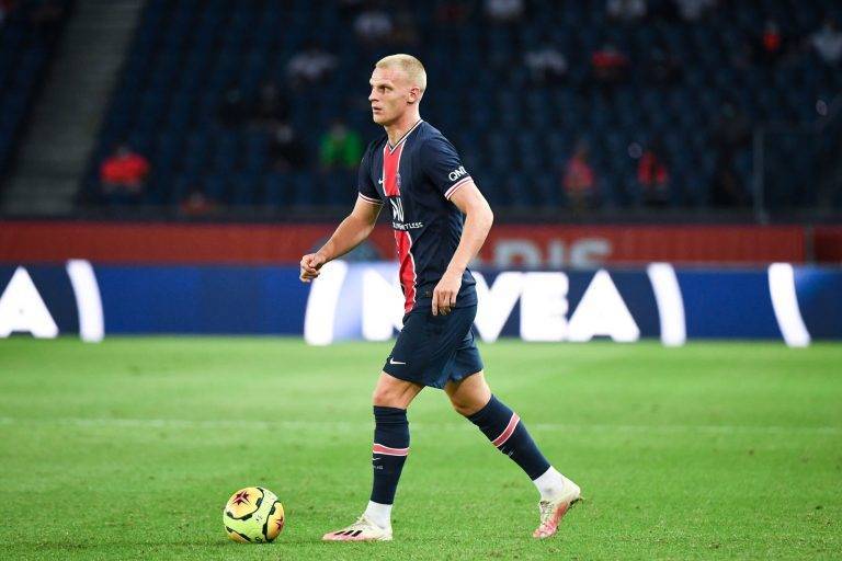 作为阿贾克斯青训的球员,左后卫米切尔·巴克在荷甲联赛中并没有出场