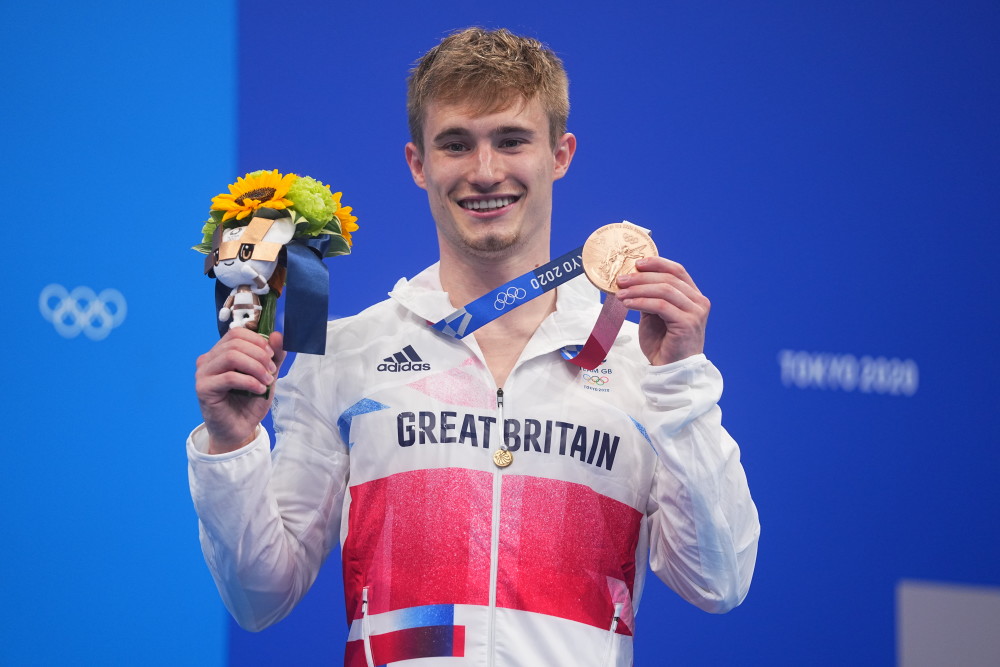 东京奥运会跳水男子三米板决赛赛况