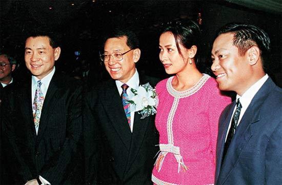 刘銮雄为了罗文的葬礼跟杨受成闹翻了郑裕彤出面两人立刻和解