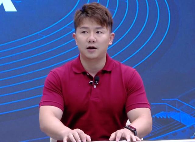 在陈一冰解说过程中也有很多网友发表了看法,很多人认为陈一冰说出了