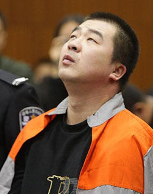 李磊入狱记:难忍压抑,残忍屠杀一家6口,可怜之人必有可恨之处_腾讯