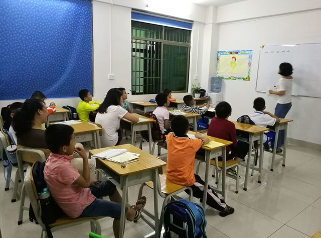 教师课外进行有偿补课,一天可得上万块,情节严重被教育局查处