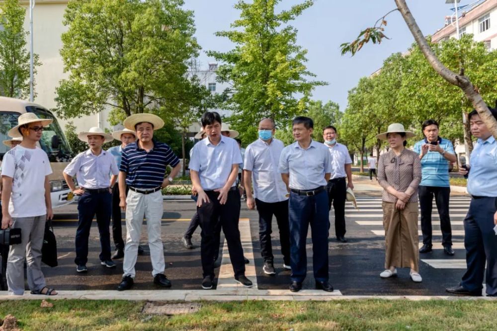 日前,李先乔,刘爱萍,周敦清,黄炜,叶雄,徐保成等安陆市领导,带领市直