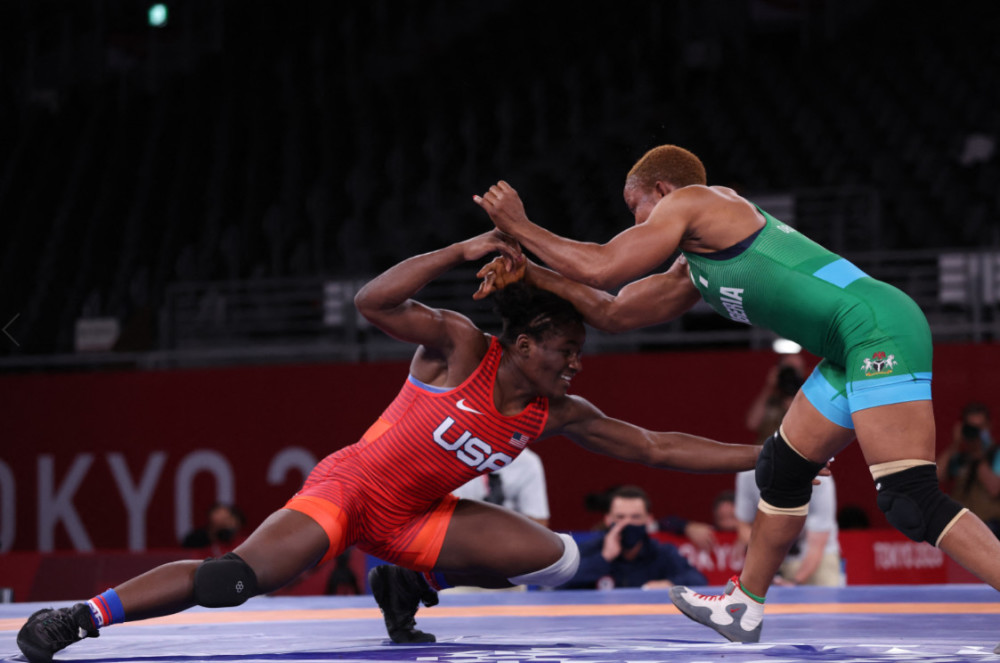 奥运金牌摔跤女子自由式68公斤级美国选手斯托克门萨夺冠