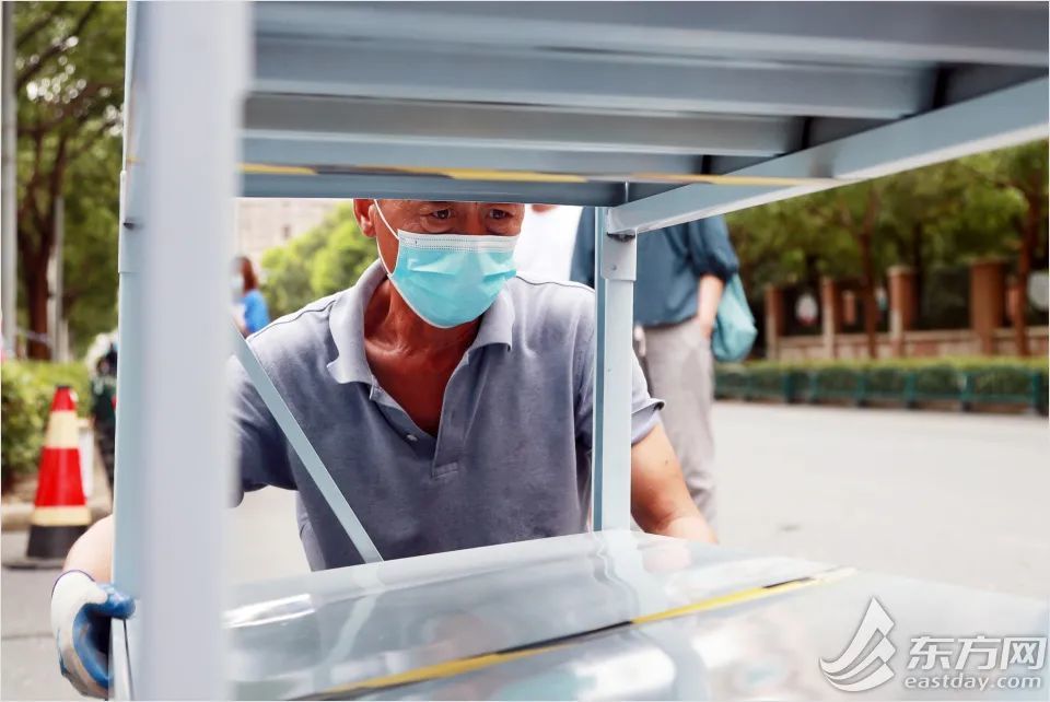 直击心圆西苑小区封闭管理现场,隔离不隔爱