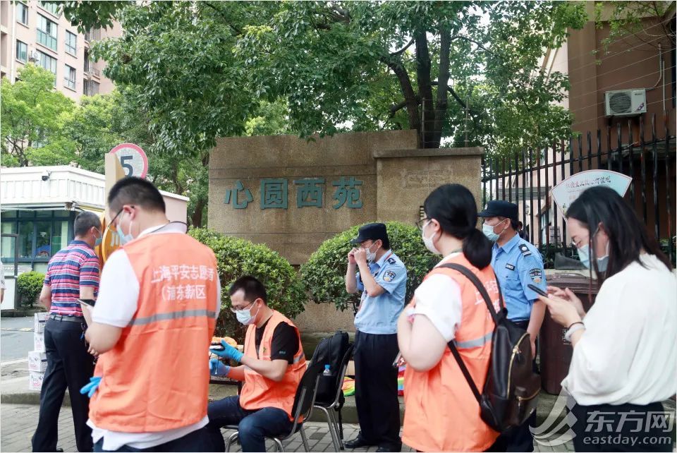 这波操作太暖心!直击心圆西苑小区封闭管理现场,隔离不隔爱