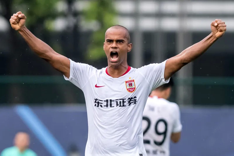 儒尼奥尔:主教练是一个很疯狂的人,战胜海港可以提升信心