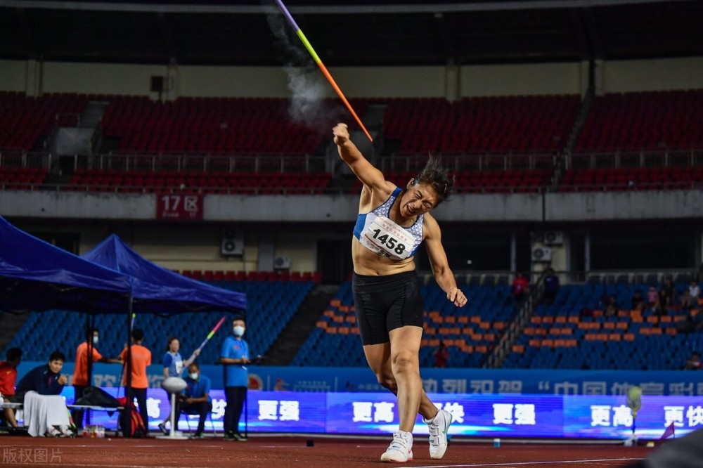 好样的加油姑娘吕会会晋级东京奥运会女子标枪决赛