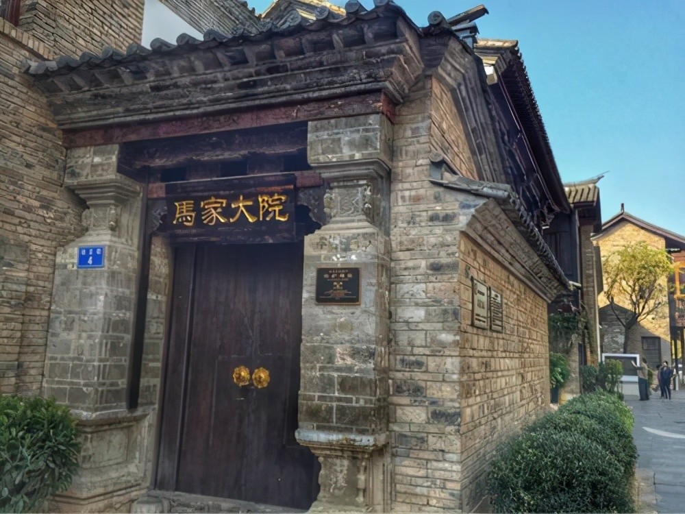 他是昆明市第一任市长,为抗战征兵14万多人,是云南军界重要人物_腾讯