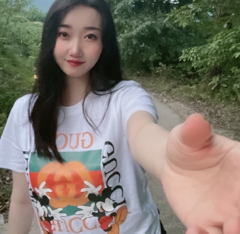 花儿超级乖再次回应粉丝打破粉丝滤镜黄俊捷事业跌落谷底