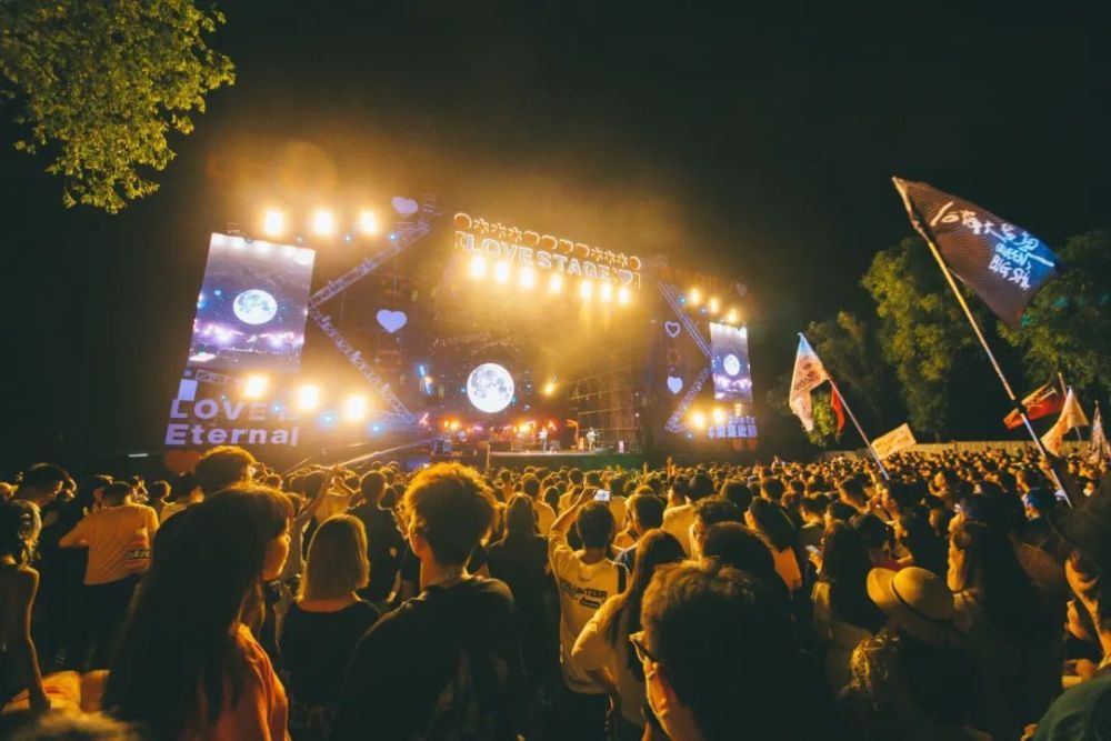 音乐节扎堆,土味山东为什么能偷偷摇滚?