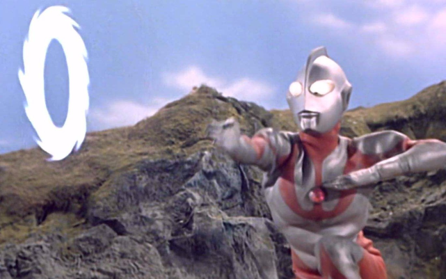 艾斯的圆盘刃到底是不是八分光轮基本一样但是艾斯的更强