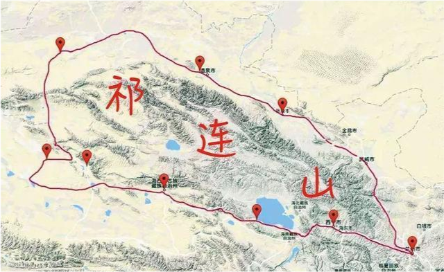 甘肃西部,整个上属于温带季风气候区,祁连山系由7条山脉所组成,西接