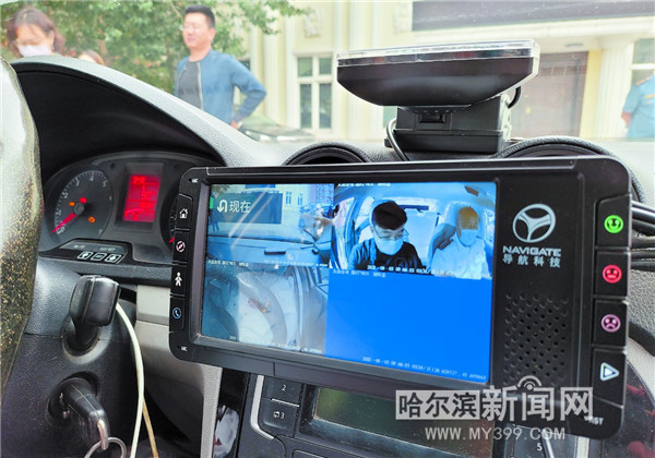 哈市出租车上安装智能车载终端设备,该终端设备及系统平台投用后,让