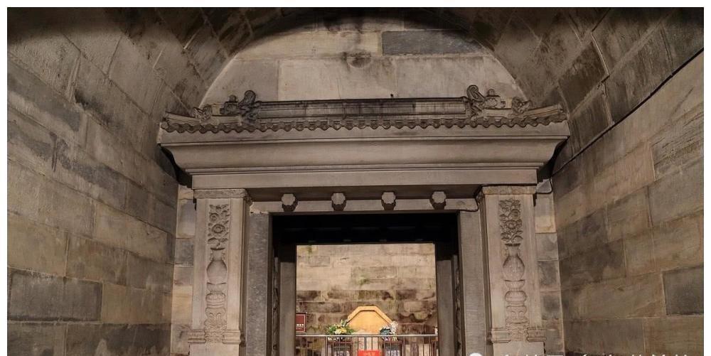 慈禧陵墓被孙殿英炸开开棺时见到不可思议一幕在场所有人都被吓得不轻