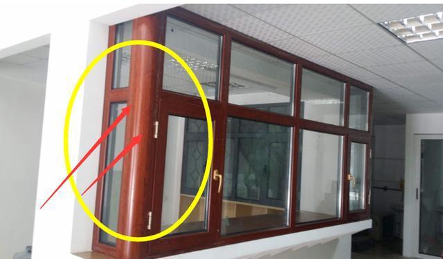 越来越多人不用塑钢窗封阳台了，聪明人用这种，刮风下雨都不怕！(图3)
