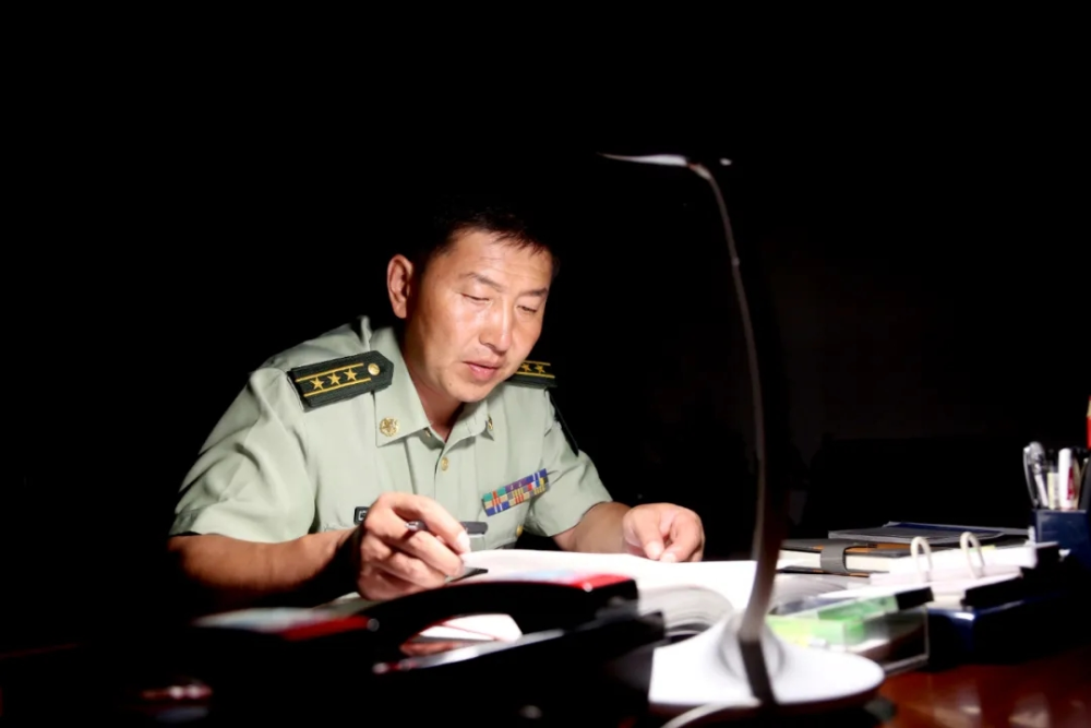 我们在战位报告 英雄篇章丨王刚:我的幸福是守望人民的幸福