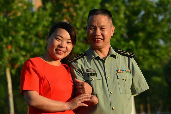 在小家大爱中体味平凡至伟优秀军嫂事迹分享会特写