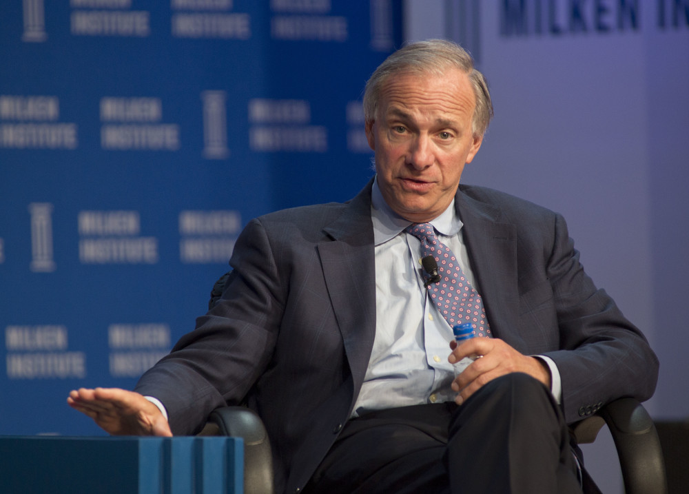 桥水基金创始人:部分西方投资者误解中国监管措施,会导致错失机会