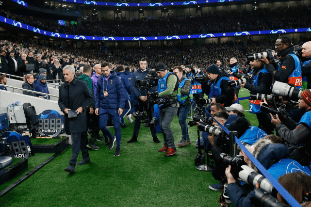 凯恩罢训事件再曝料,二次爽约训练,凯恩正朝着既定目标努力