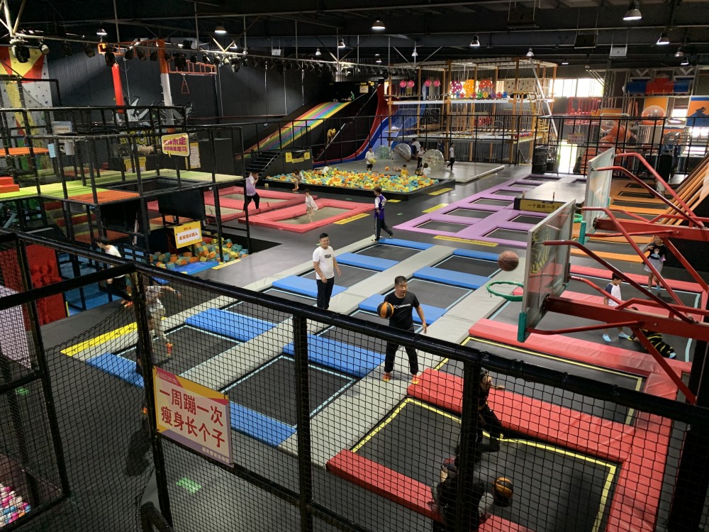 昆明新兴行业生存调查|负面新闻频发,蹦床公园谋求多元发展重塑形象