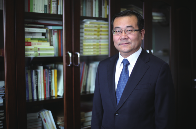 高校党委书记访谈刘向兵把热爱劳动的种子厚植学生心田