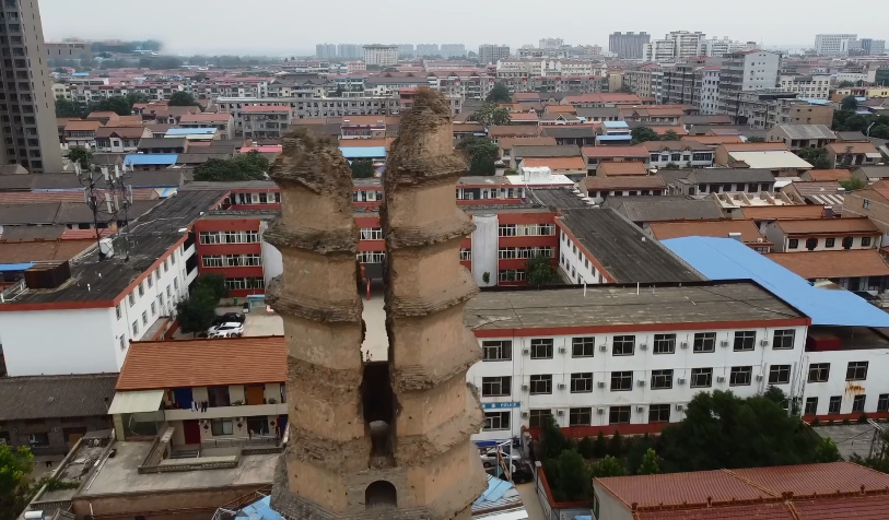 在山西临汾市曲沃县乐昌镇西南街村,有一座形状非常别致的古塔,古塔的