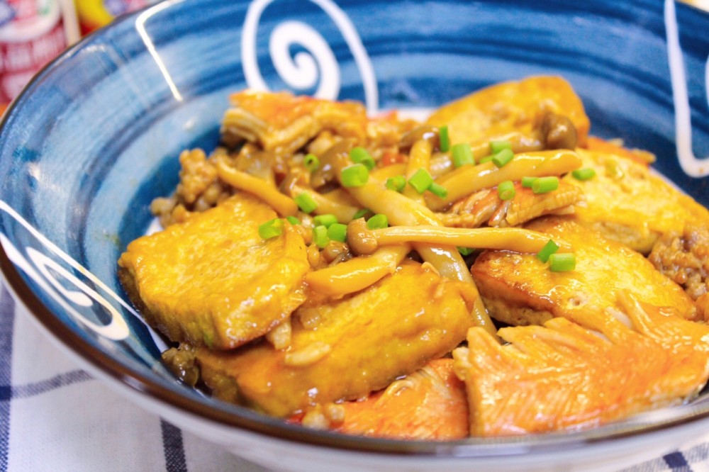 蟹味菇煲豆腐,鲜香美味,丝滑爽口