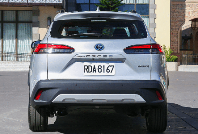 卡罗拉cross玩起跨界冲击suv市场下一个爆款来了